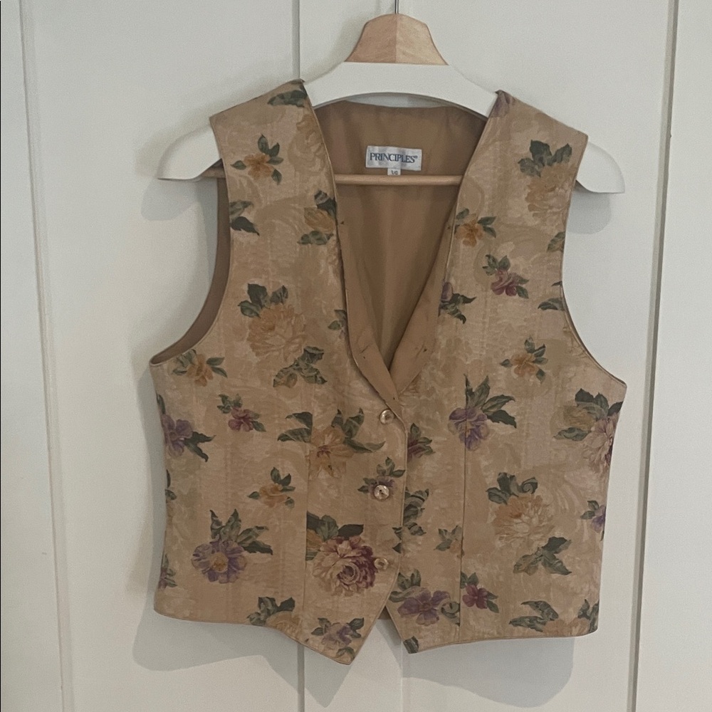 Principles Floral Jacquard Vest in Beige
